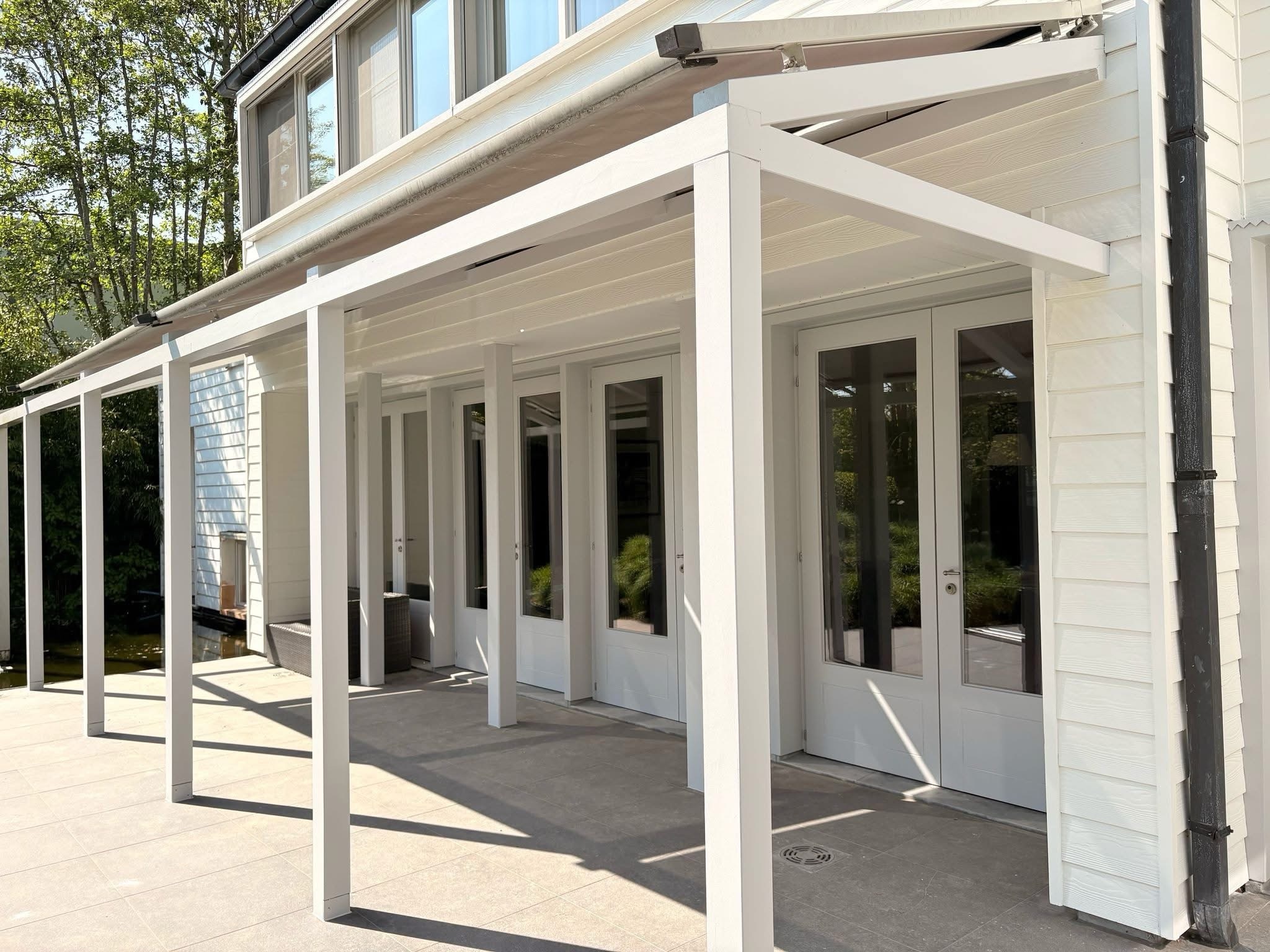 Gerenoveerde villa met overdekt terras door DFM Construct